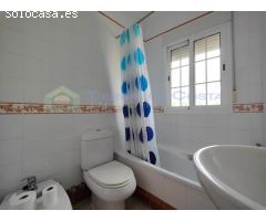 FABULOSO ADOSADO DE 4 DORMITORIOS CON PATIO, TERRAZA, SOLARIUM Y GARAJE