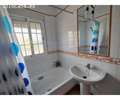 FABULOSO ADOSADO DE 4 DORMITORIOS CON PATIO, TERRAZA, SOLARIUM Y GARAJE
