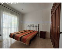 FABULOSO ADOSADO DE 4 DORMITORIOS CON PATIO, TERRAZA, SOLARIUM Y GARAJE