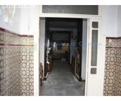 CASA PLANTA BAJA CON ACCESO POR DOS CALLES EN CENTRO DE LEPE