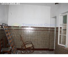 CASA PLANTA BAJA CON ACCESO POR DOS CALLES EN CENTRO DE LEPE