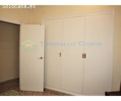 AMPLIO PISO EN VENTA DE TRES HABITACIONES EN EL CENTRO DE LEPE. 1ª PLANTA