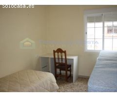 AMPLIO PISO EN VENTA DE TRES HABITACIONES EN EL CENTRO DE LEPE. 1ª PLANTA