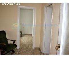 AMPLIO PISO EN VENTA DE TRES HABITACIONES EN EL CENTRO DE LEPE. 1ª PLANTA