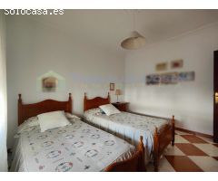 MAGNÍFICO PISO DE 3 DORMITORIOS , 2 BAÑOS, PATIO Y AZOTEA EN LEPE