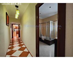 MAGNÍFICO PISO DE 3 DORMITORIOS , 2 BAÑOS, PATIO Y AZOTEA EN LEPE