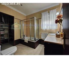 MAGNÍFICO PISO DE 3 DORMITORIOS , 2 BAÑOS, PATIO Y AZOTEA EN LEPE