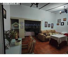 CASA DE PLANTA BAJA INDEPENDIENTE EN BARRIO D. RAMIRO. 5 HABITACIONES, PATIO,