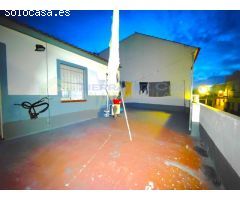 CASA DE PLANTA BAJA INDEPENDIENTE EN BARRIO D. RAMIRO. 5 HABITACIONES, PATIO,