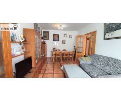 SE VENDE CASA INDEPENDIENTE EN ALMENDRAL PARA ENTRAR A VIVIR CON UN GRAN PATIO