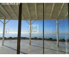Restaurante en venta en primera línea de costa, Estepona