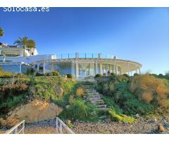 Restaurante en venta en primera línea de costa, Estepona