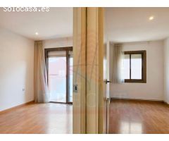 Piso en Venta en Cornellà de Llobregat, La Gavarra