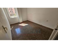 Piso de BANCO en venta en Sant-Montjuïc