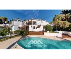 Se vende: Villa con tres unidades residenciales, Caleta de Vélez, Málaga,