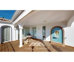 Se vende: Villa con tres unidades residenciales, Caleta de Vélez, Málaga,