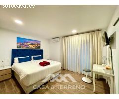 Se vende: Villa con tres unidades residenciales, Caleta de Vélez, Málaga,