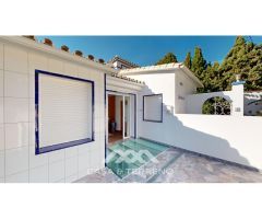 Se vende: Villa con tres unidades residenciales, Caleta de Vélez, Málaga,