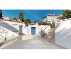 Se vende: Villa con tres unidades residenciales, Caleta de Vélez, Málaga,