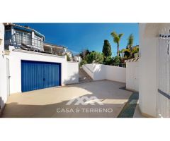 Se vende: Villa con tres unidades residenciales, Caleta de Vélez, Málaga,
