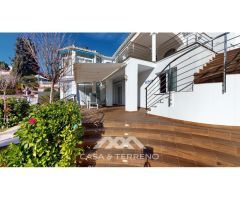 Se vende: Villa con tres unidades residenciales, Caleta de Vélez, Málaga,