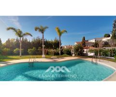 Se vende: Villa con tres unidades residenciales, Caleta de Vélez, Málaga,