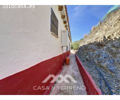 Encantadora Finca en Sedella, Bajo las Faldas de La Maroma