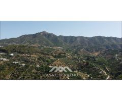 Se vende: Parcela con 1 millón de litros de agua y posibilidad de 2 casas de