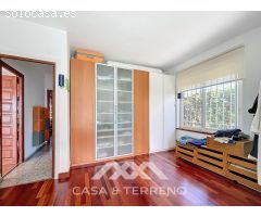 Se vende: Exclusiva villa en primera línea de playa en Almayate