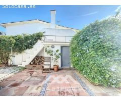Se vende: Exclusiva villa en primera línea de playa en Almayate