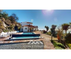 Se vende: exclusiva villa con impresionantes vistas panorámicas al mar y a las