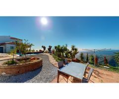 Se vende: exclusiva villa con impresionantes vistas panorámicas al mar y a las