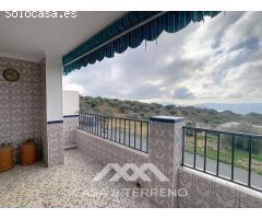 Se Vende Casa con mucho potencial en Periana