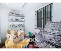 Se Vende Casa con mucho potencial en Periana