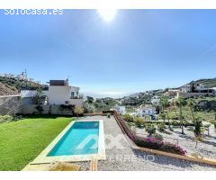 Se vende: Villa mediterránea de diseño sostenible en Torrox Costa