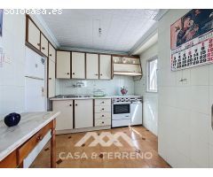 Se vende: Vida de pueblo con encanto - Casa espaciosa con terraza, patio y