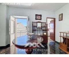 Se vende: Vida de pueblo con encanto - Casa espaciosa con terraza, patio y