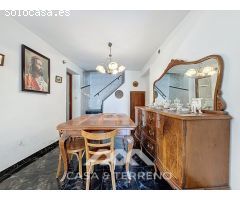 Se vende: Vida de pueblo con encanto - Casa espaciosa con terraza, patio y
