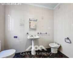Se vende: Vida de pueblo con encanto - Casa espaciosa con terraza, patio y