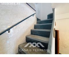Se vende: Vida de pueblo con encanto - Casa espaciosa con terraza, patio y