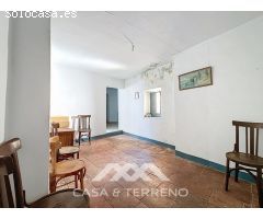 Se vende: Vida de pueblo con encanto - Casa espaciosa con terraza, patio y