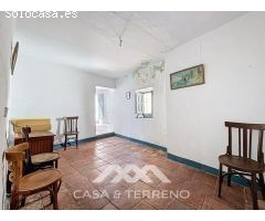 Se vende: Vida de pueblo con encanto - Casa espaciosa con terraza, patio y