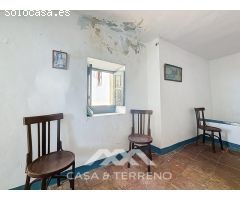 Se vende: Vida de pueblo con encanto - Casa espaciosa con terraza, patio y