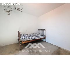 Se vende: Vida de pueblo con encanto - Casa espaciosa con terraza, patio y
