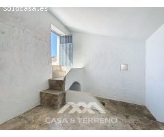 Se vende: Vida de pueblo con encanto - Casa espaciosa con terraza, patio y