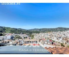 Se vende: Amplio Chalet a Poca Distancia del Centro de Cómpeta