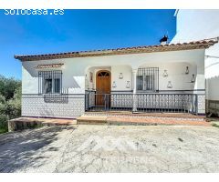 Se vende: Amplio Chalet a Poca Distancia del Centro de Cómpeta