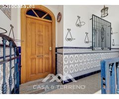 Se vende: Amplio Chalet a Poca Distancia del Centro de Cómpeta