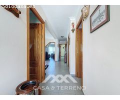Se vende: Amplio Chalet a Poca Distancia del Centro de Cómpeta