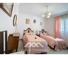 Se vende: Amplio Chalet a Poca Distancia del Centro de Cómpeta